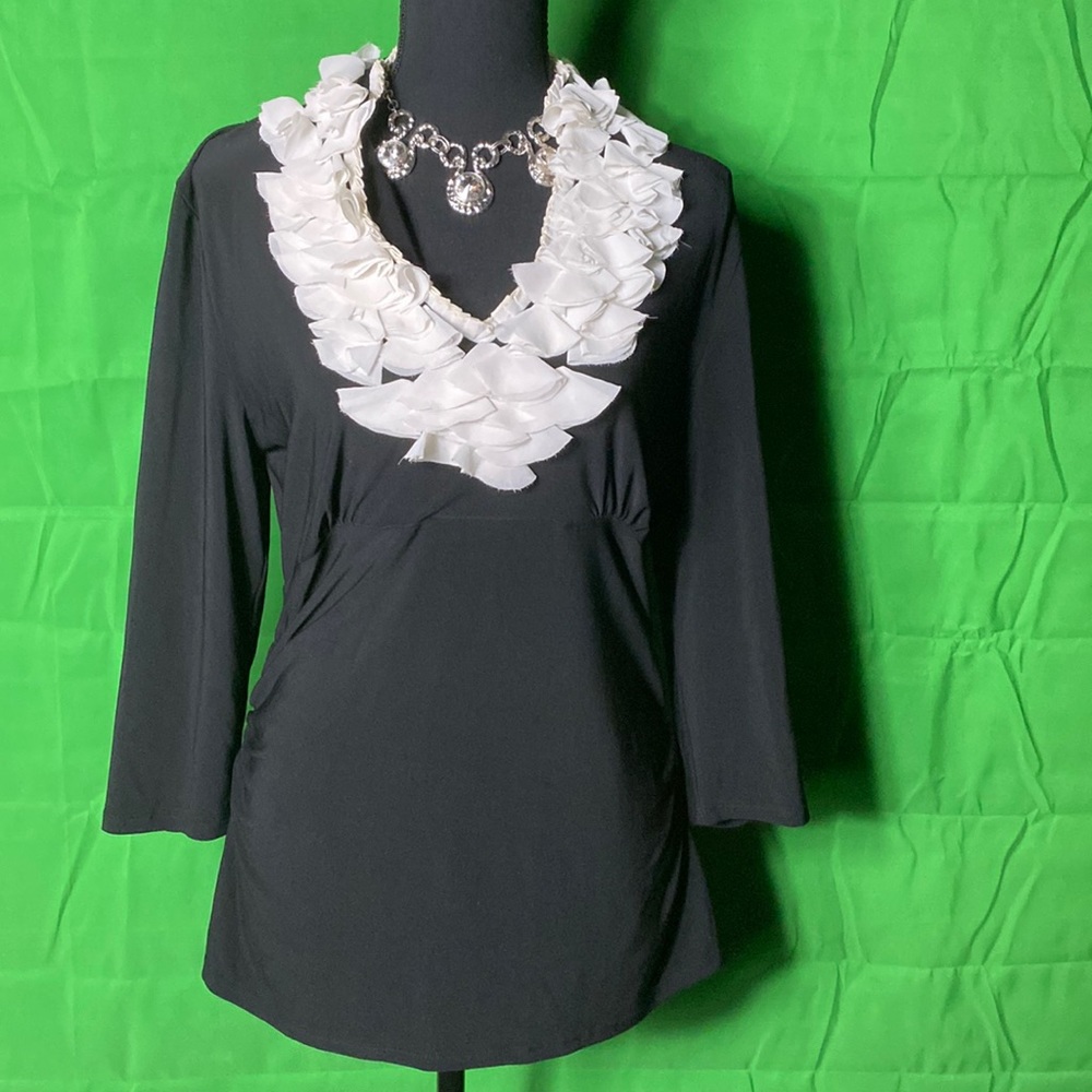 Women, black blouse